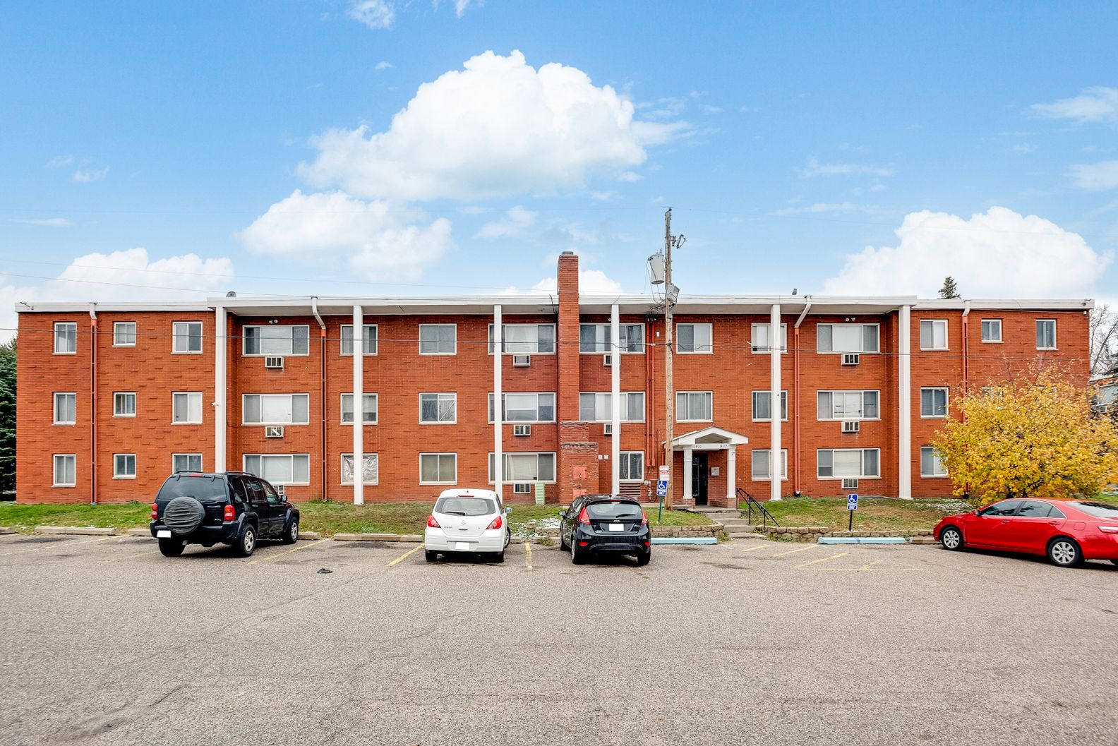 1512 County Road B East - 309