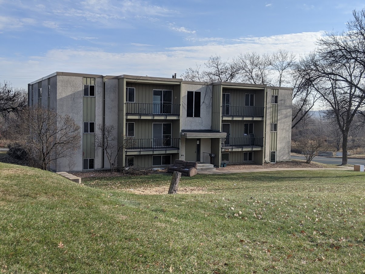 920 Summit Avenue - 202