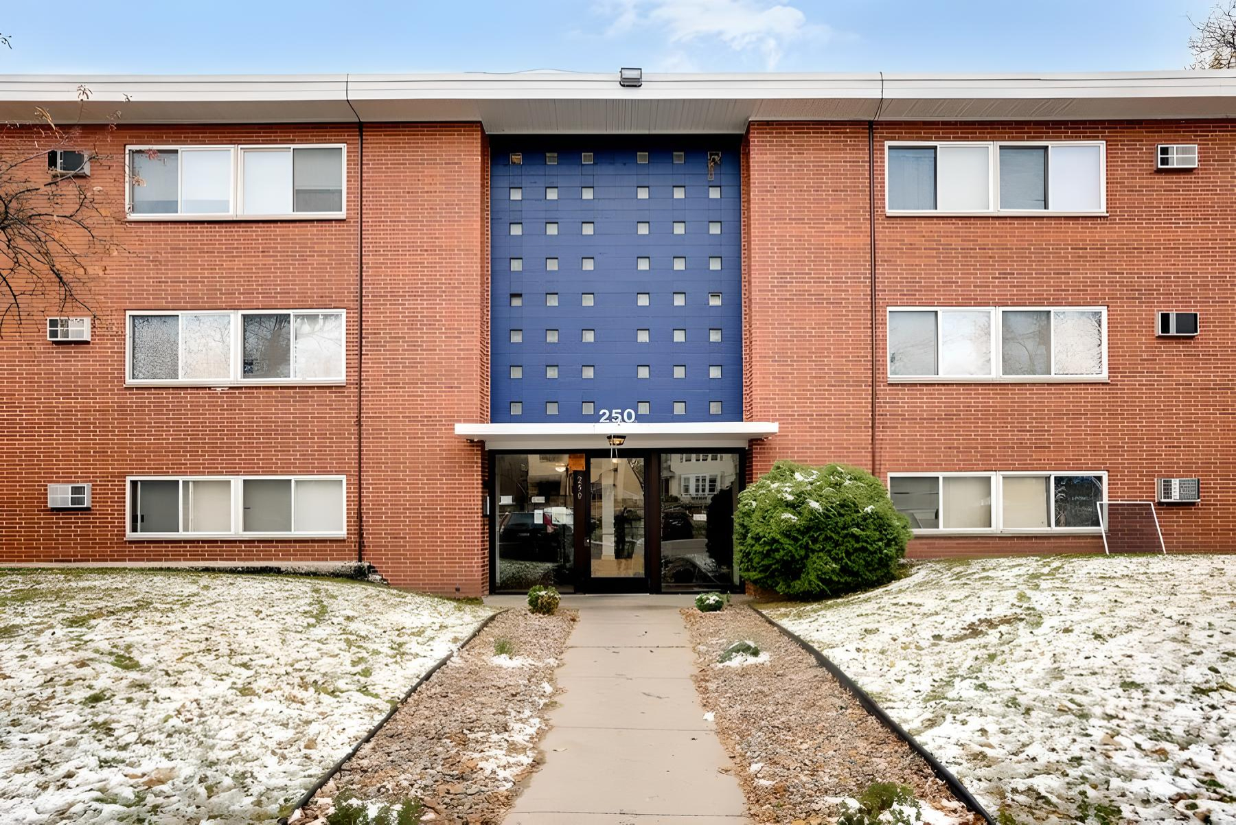 250 West Fuller Avenue - 4